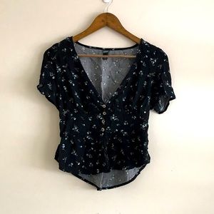 NWOT Dainty Cropped Floral Top